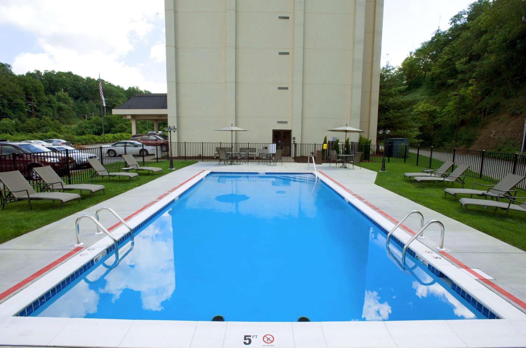 Hampton Inn Pittsburgh Greentree Exterior photo